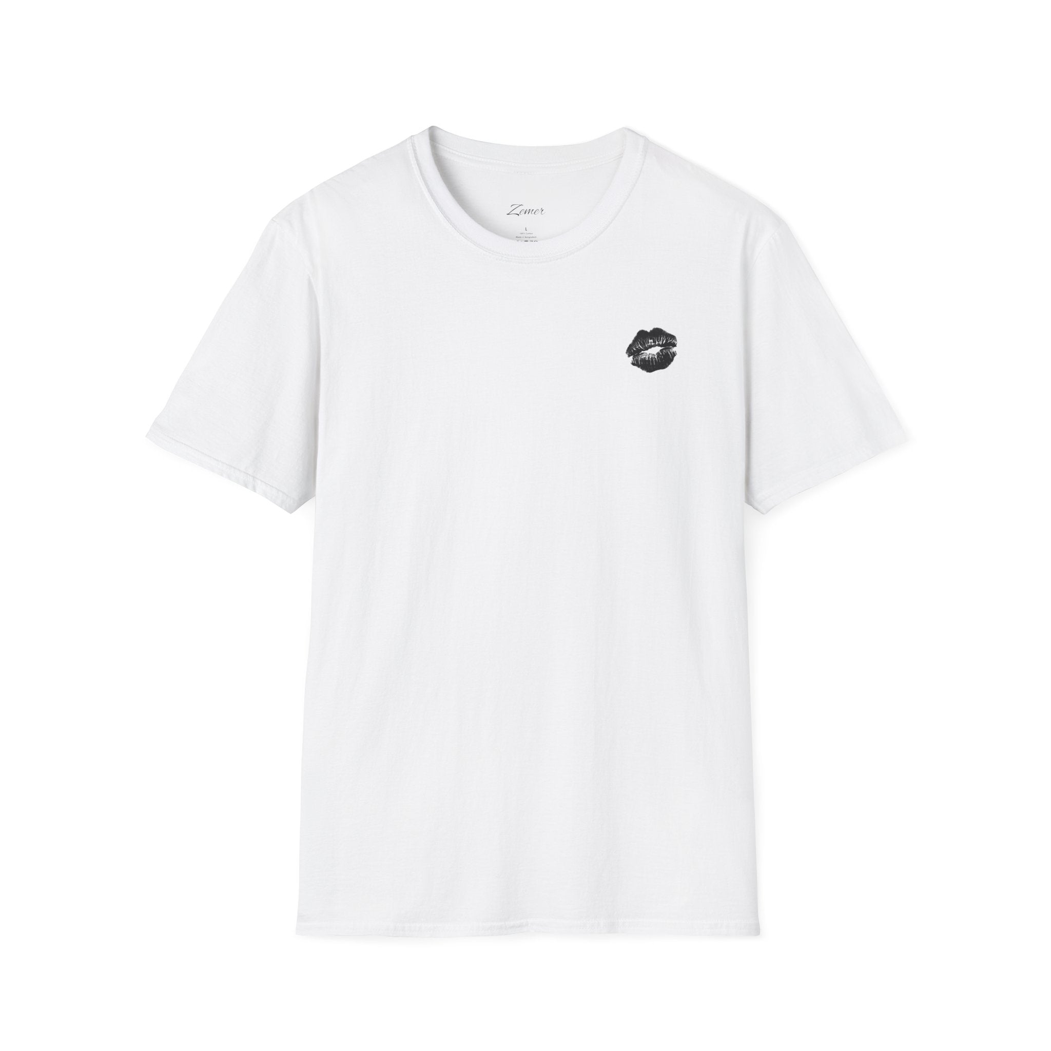 T-Shirt — ‘Ti dhe unë kundër gjithë botës’ Back Print with Lip Kiss Graphic